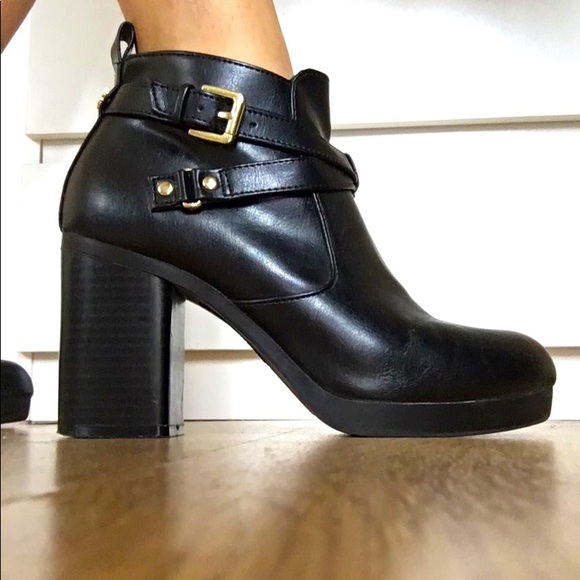 Christian Siriano Black Vegan Leather Shoes - Picture 1 of 5